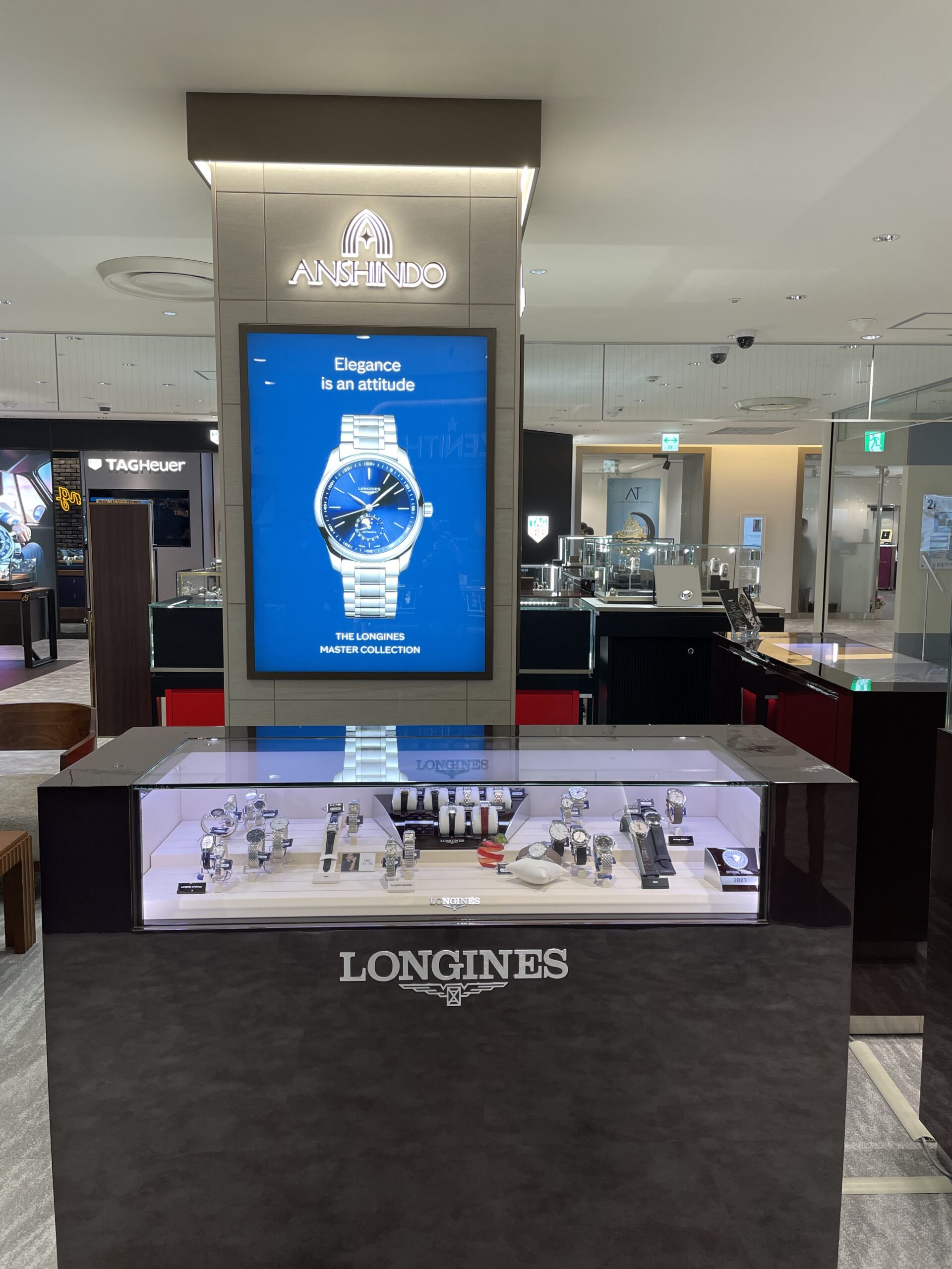 【LONGINES】こんな店頭になっております😆