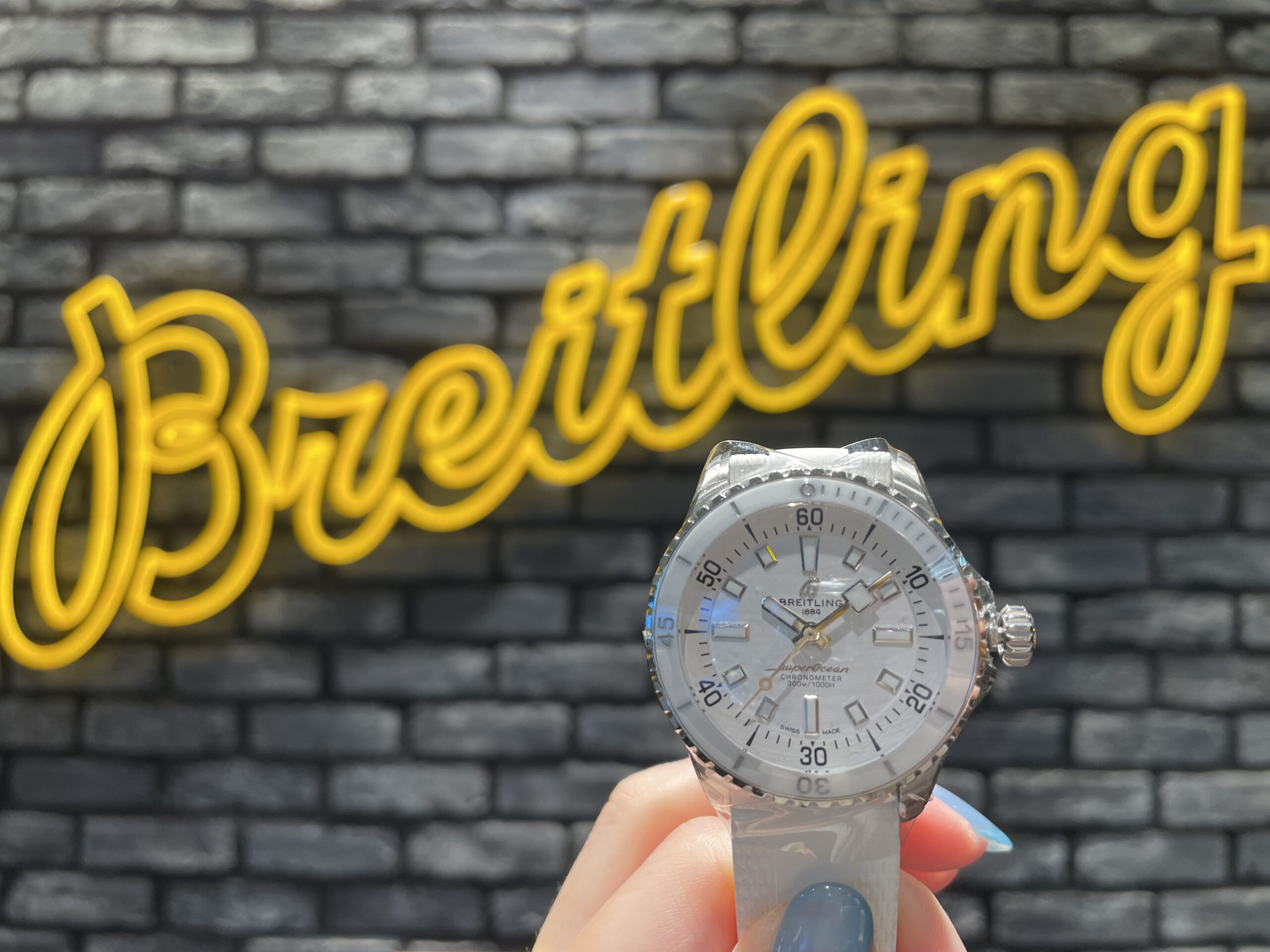 【BREITLING】灼熱の夏にはこちら！【ブライトリング】A17377211A1S1