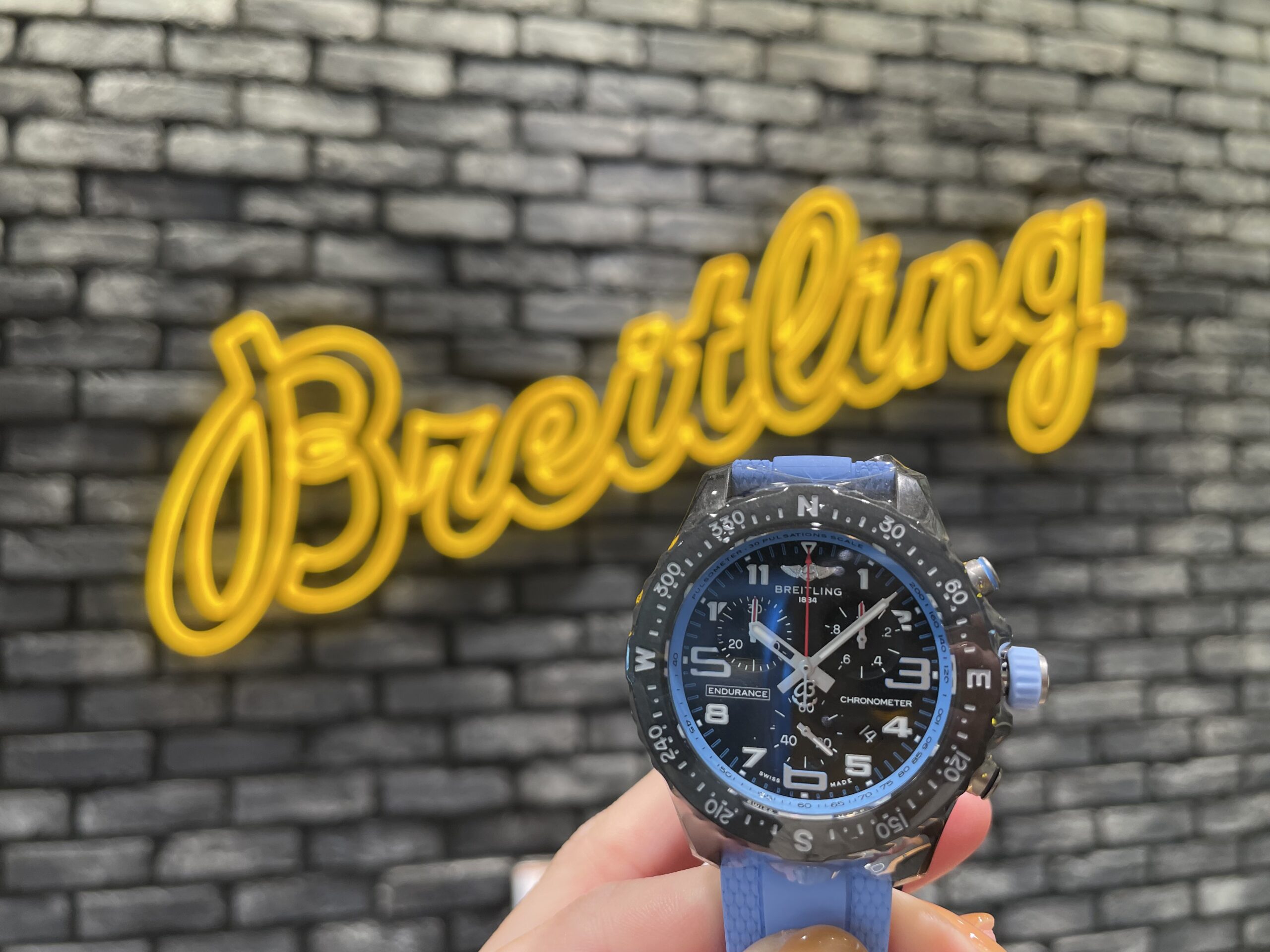 【BREITLING】軽量でアクティブに使える！【ブライトリング】X83310281B1S1