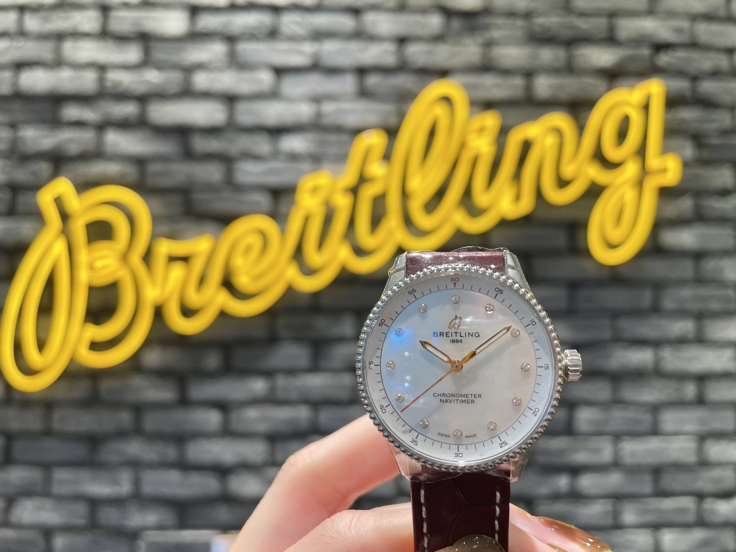 【BREITLING】寒くなってきたので暖かカラーを身につけよう！【ブライトリング】A77320E61A2P2