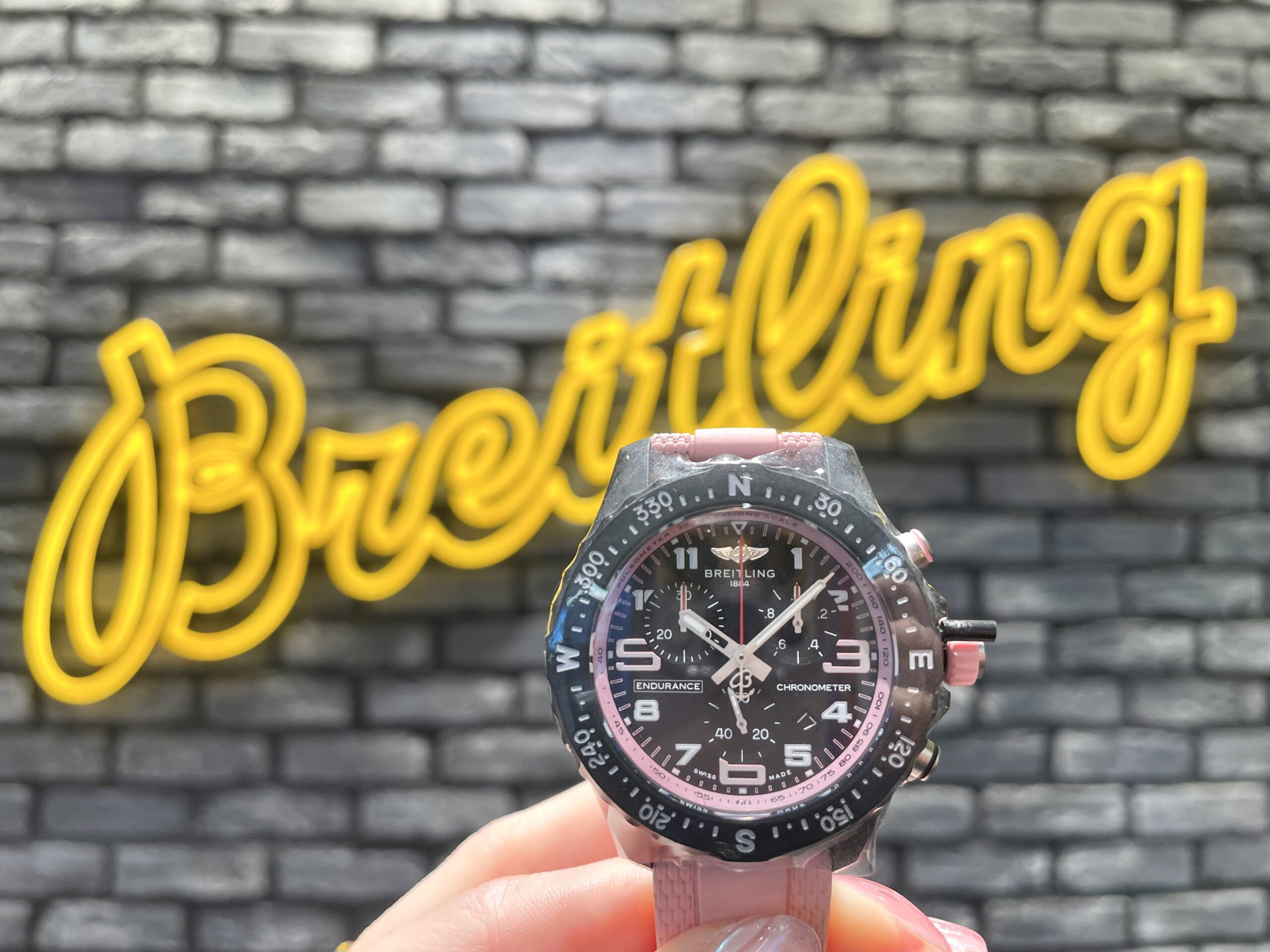 【BREITLING】アクティブピンク！💝【ブライトリング】X83310D41B1S1