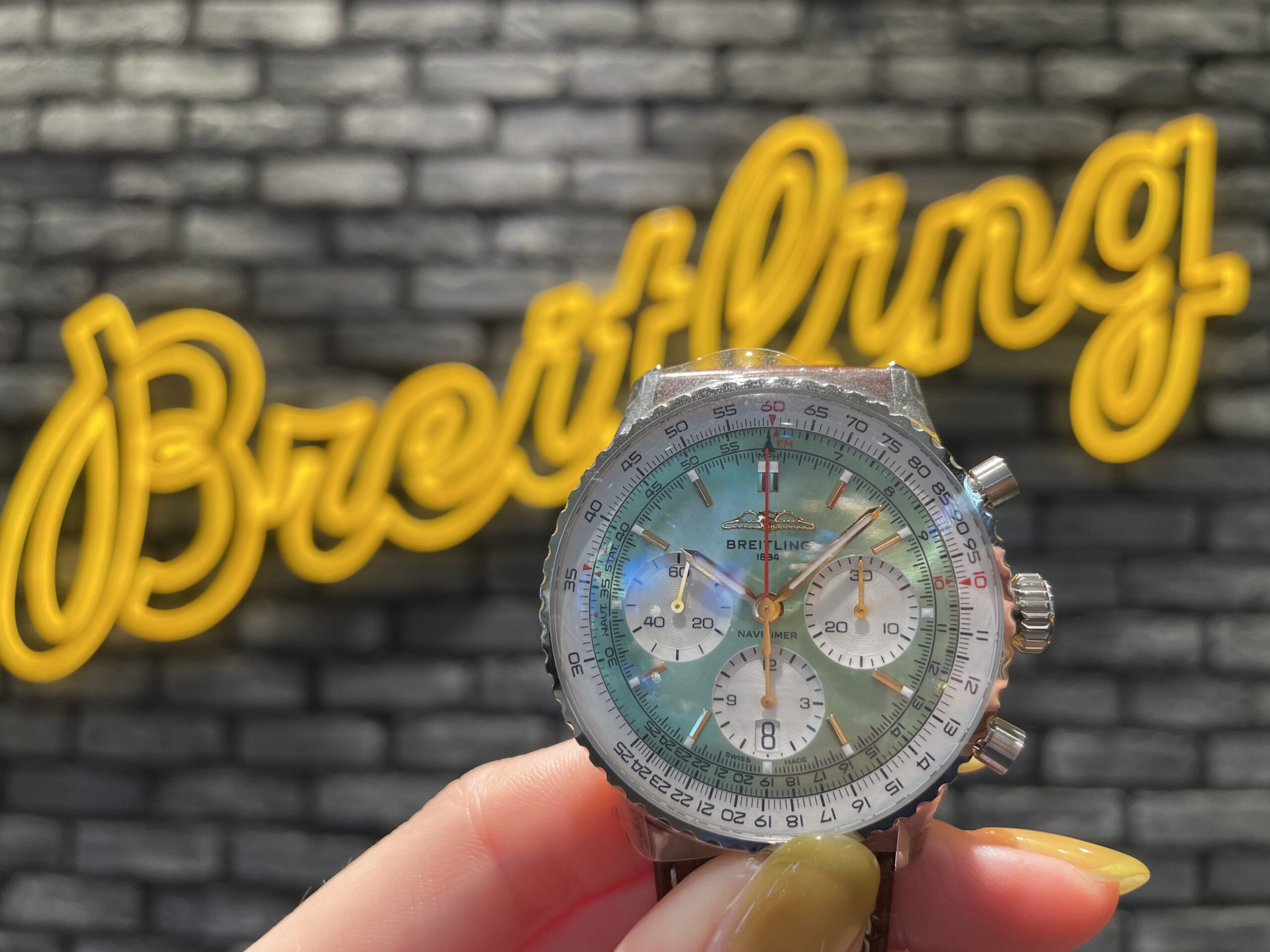 【BREITLING】春にぴったりのグリーンカラー☘️【ブライトリング】AB0139211L1P1